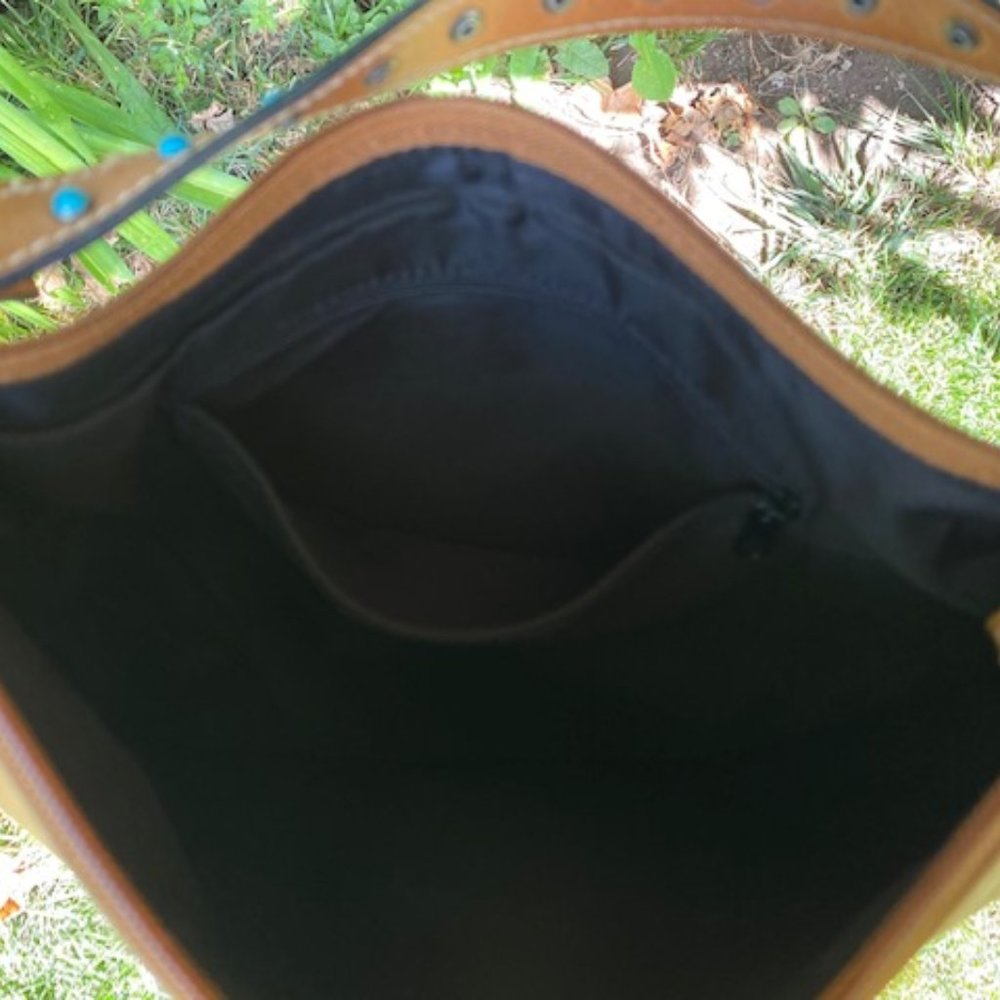 Shoulder Bag - Picture 7 of 9